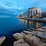 Sea Front House Апартаменты Бари