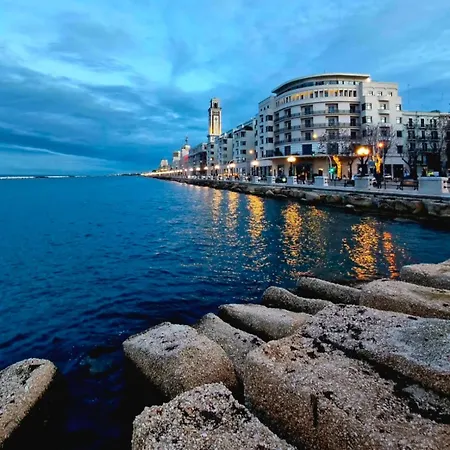 Sea Front House Daire Bari