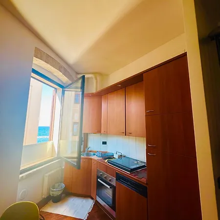 Sea Front House * בארי