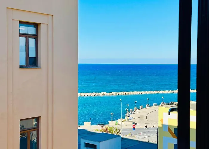 Daire Sea Front House *